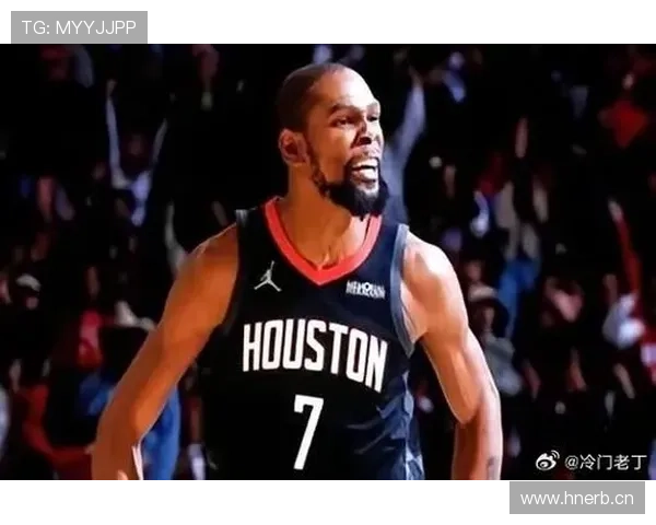 杜兰特今天又穿了那双限量鞋？感觉平时打球外形都比我去夜店还讲究！